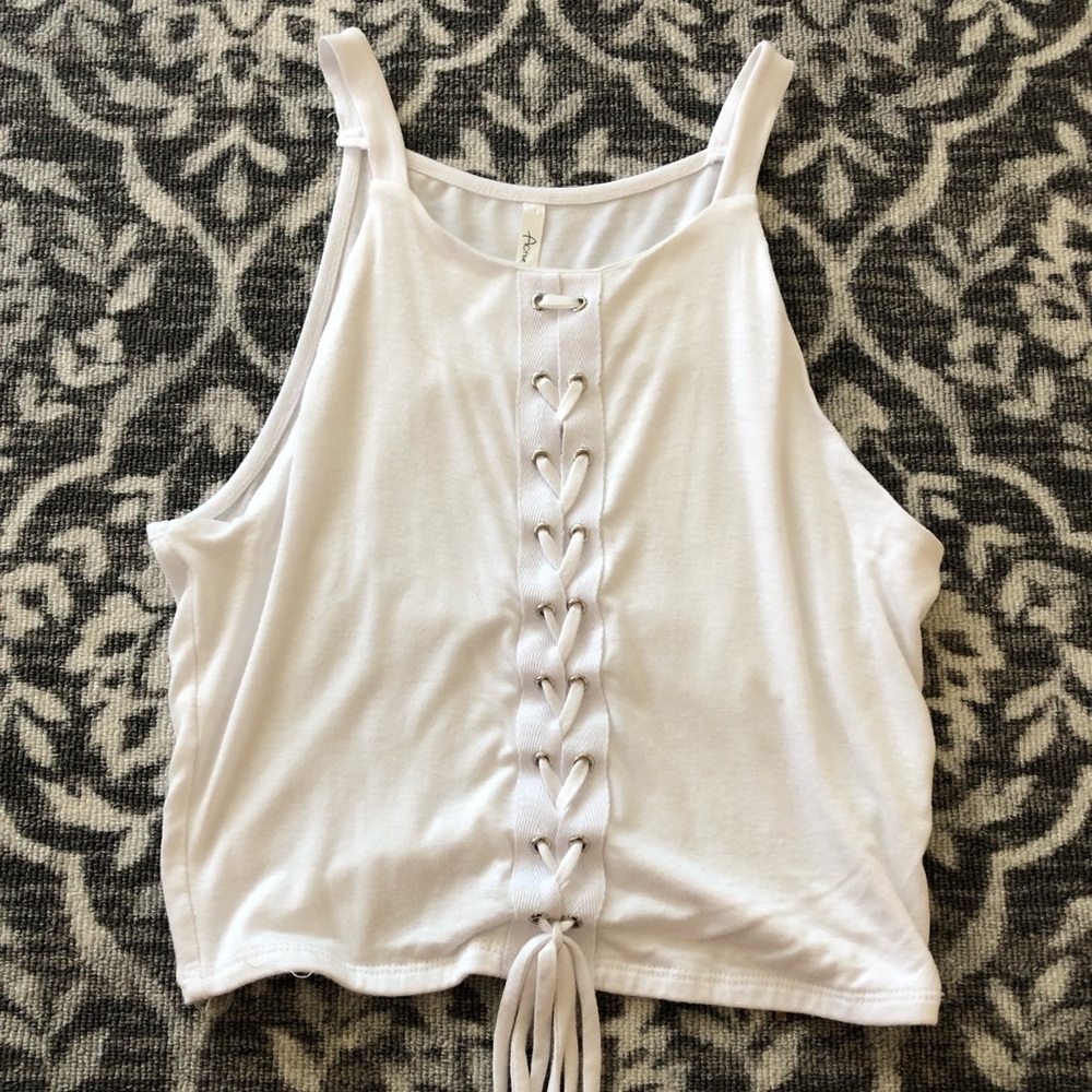 Cute white cropped top